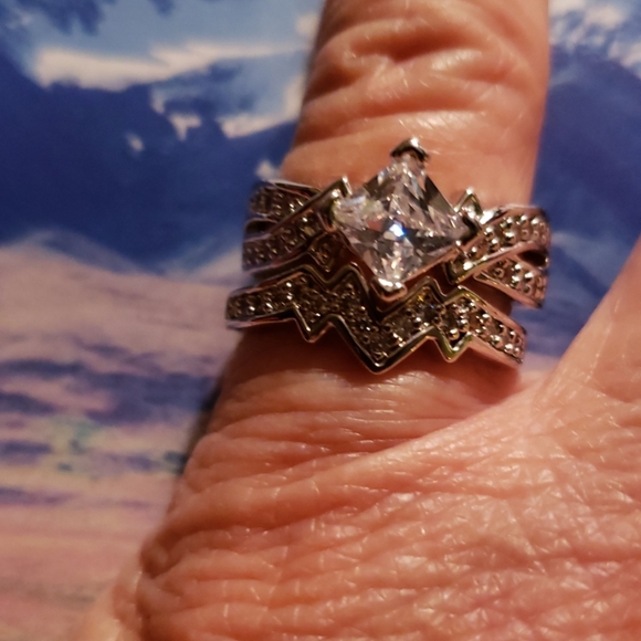 Jewelry - 2pcCubic zirconia wedding set